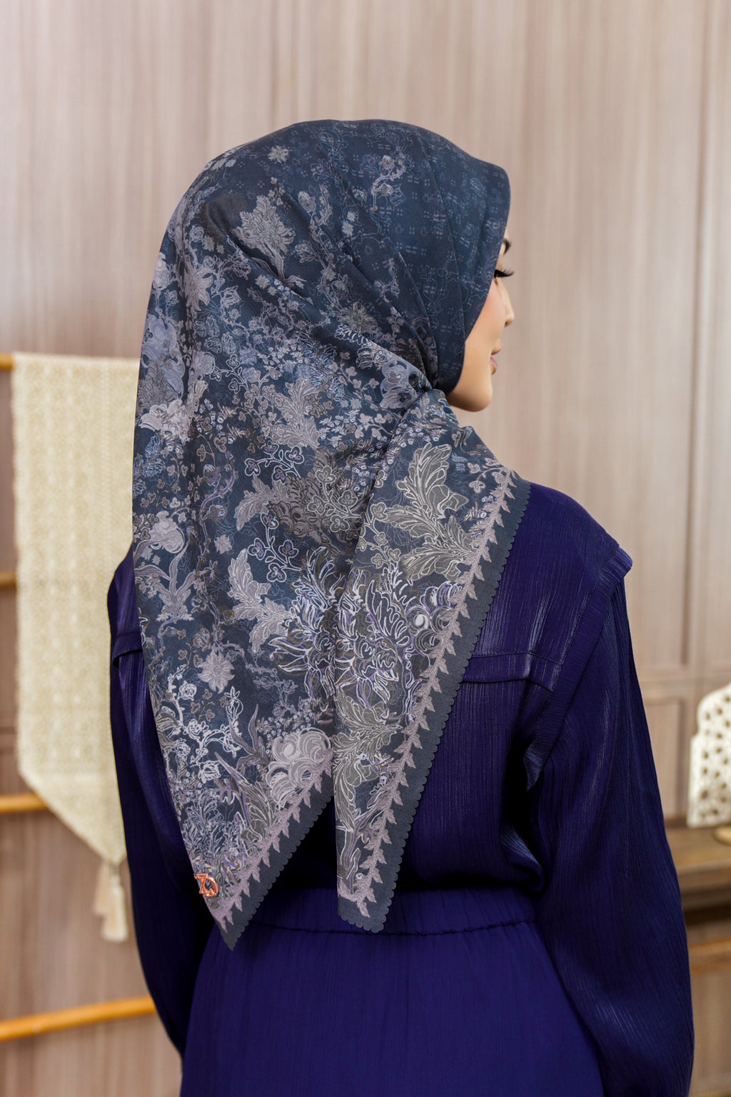 Amira Series - Ocean