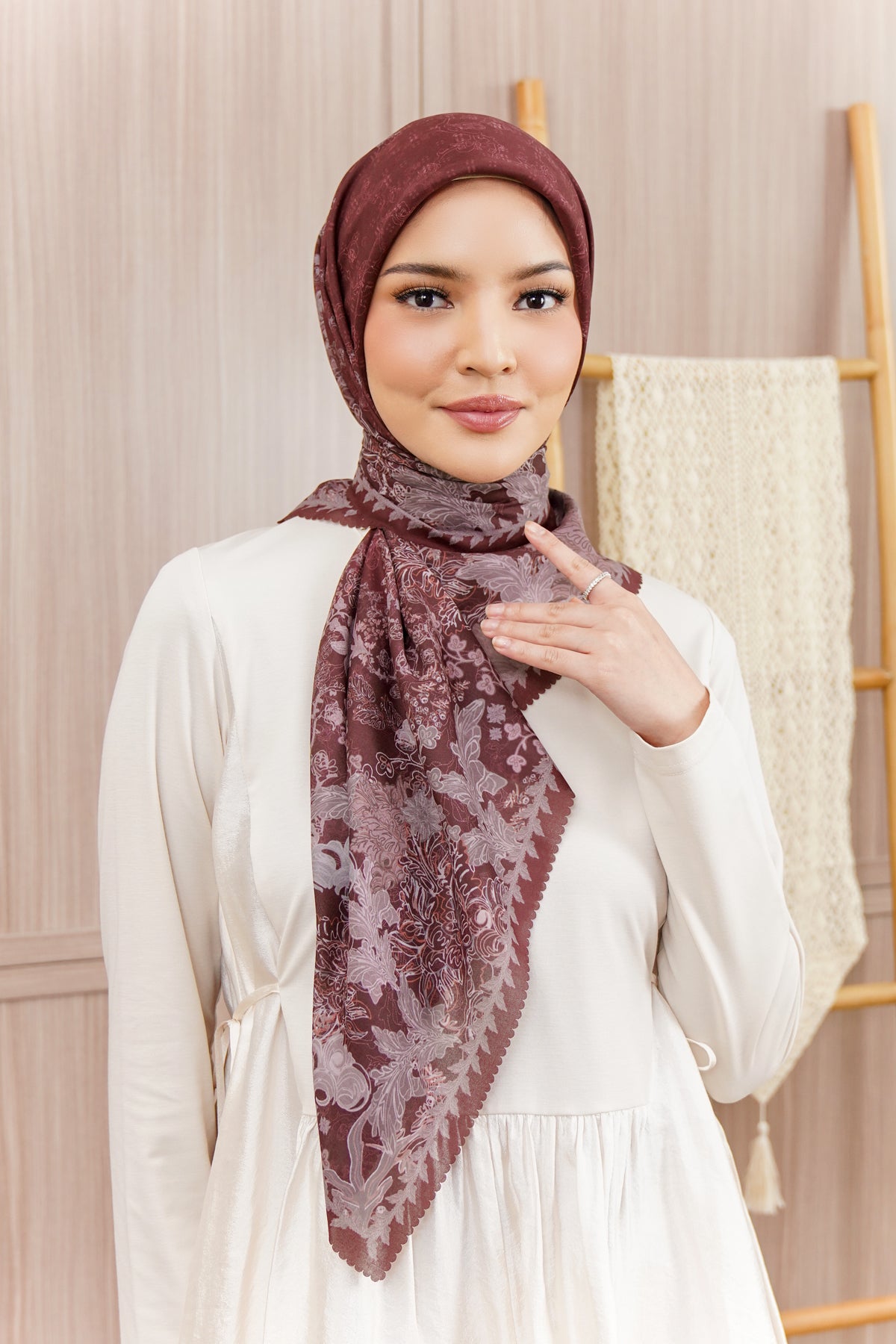 Amira Series - Crimson