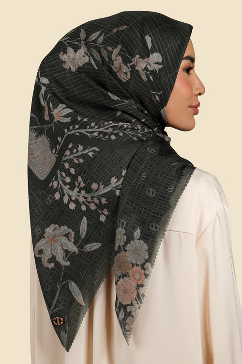 Lunea Series - Black