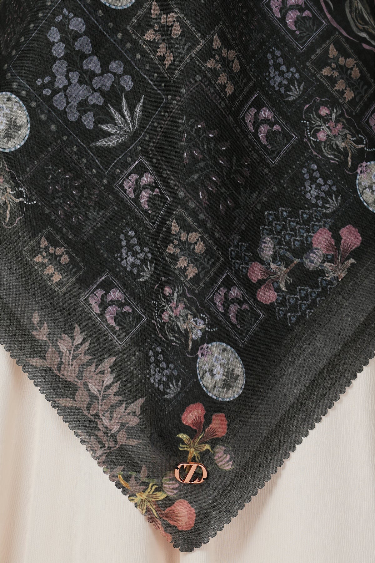 Naura Series - Black