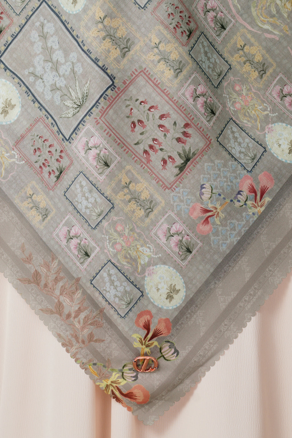 Naura Series - Feather Gray