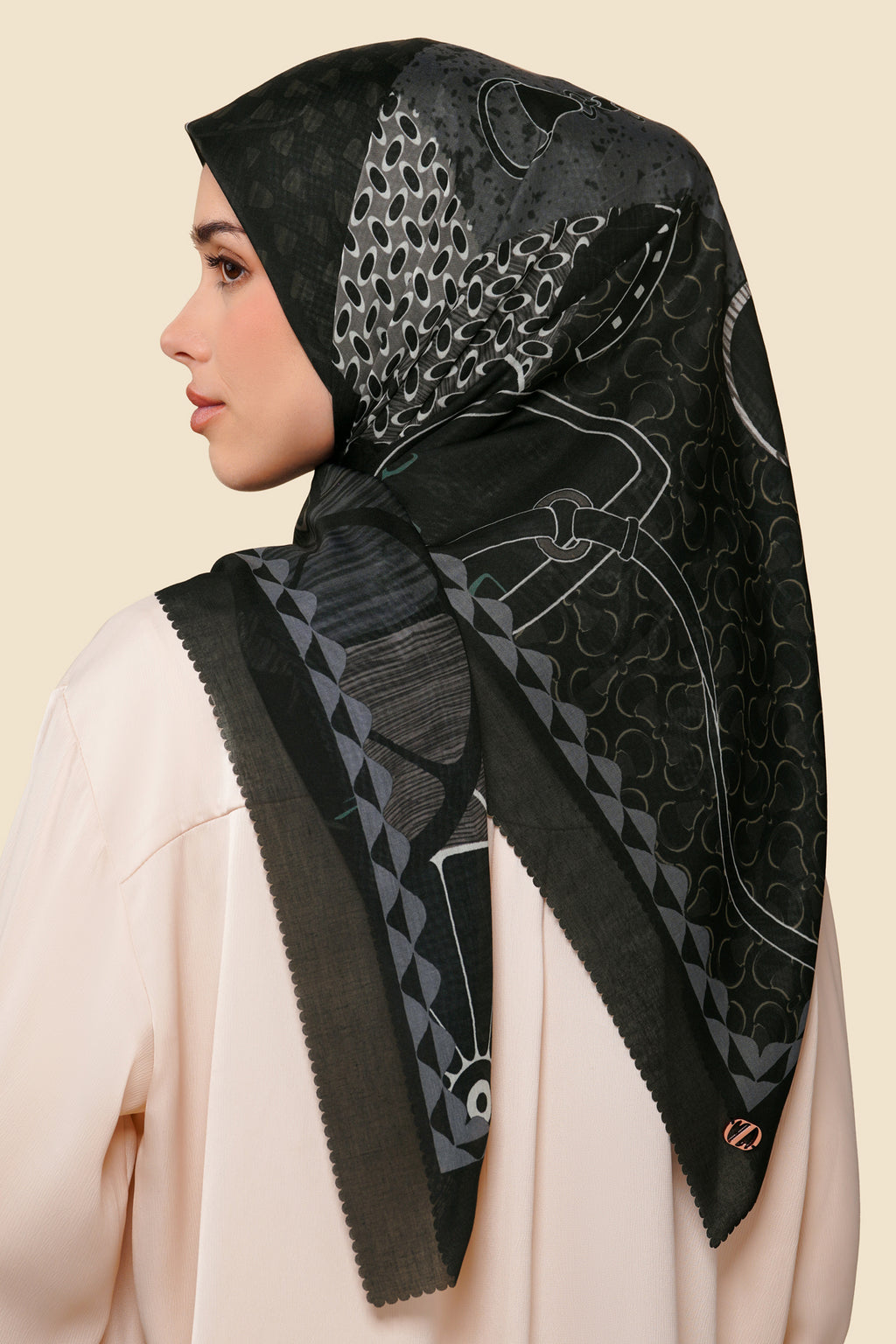 Saddle Series - Black