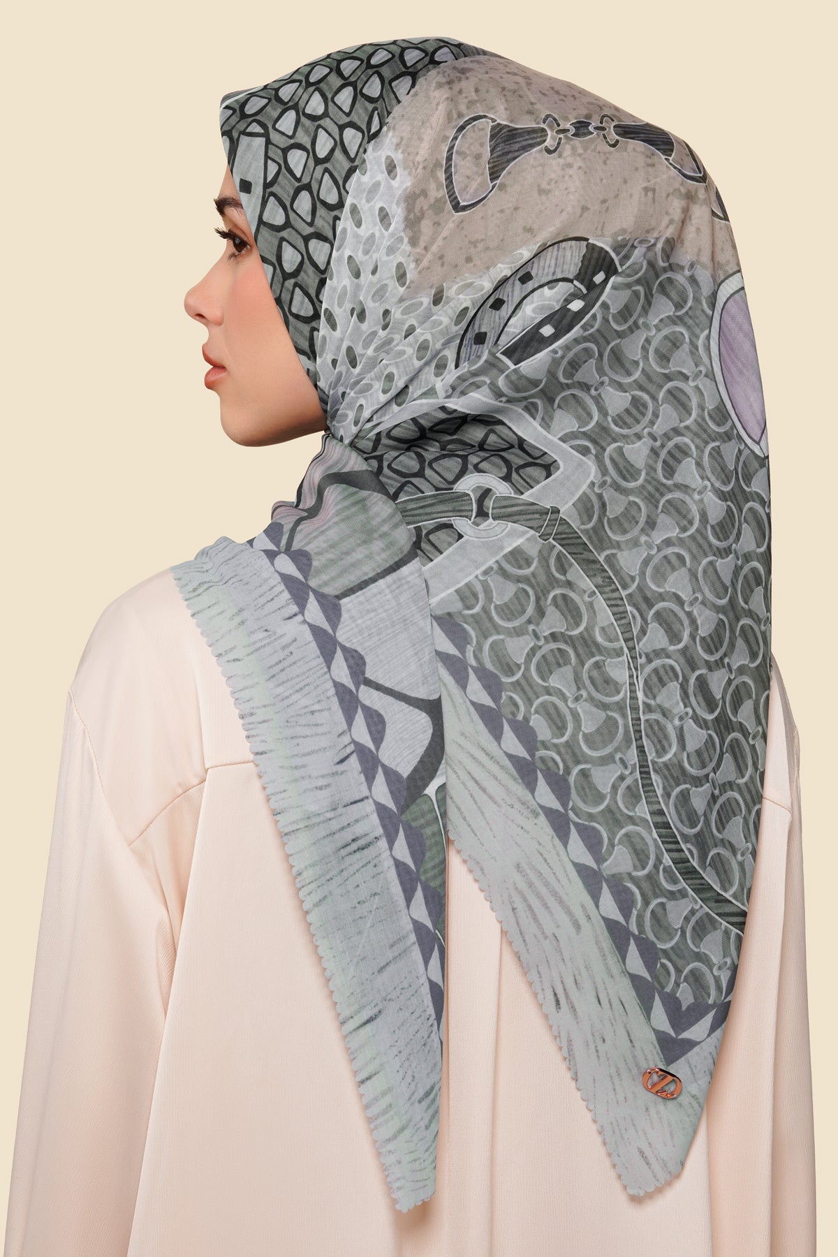 Saddle Series - Gray
