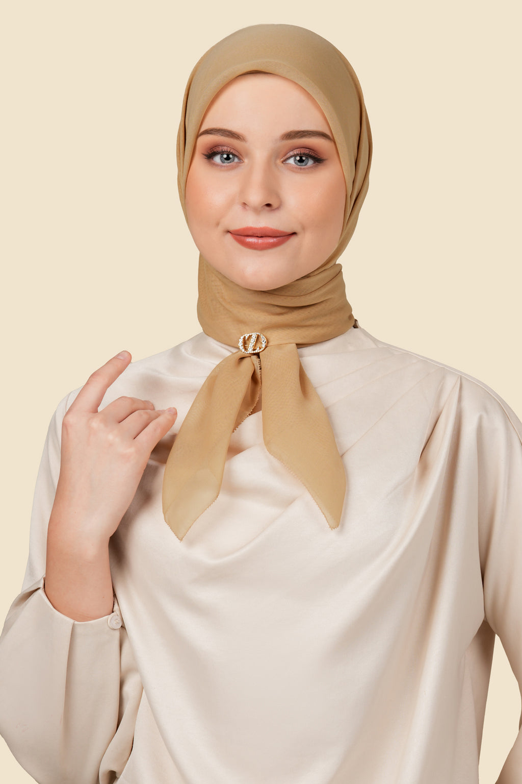 On-The-Go Scarf - Taffy