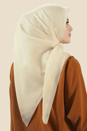 Wrap & Go Scarf - White Swan