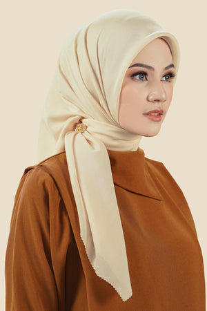 Wrap & Go Scarf - White Swan