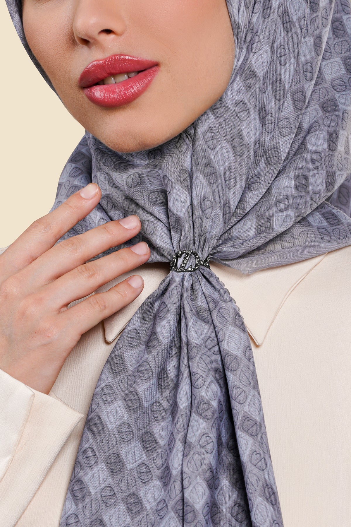 Zinitial Crystal Ring Scarf - Black