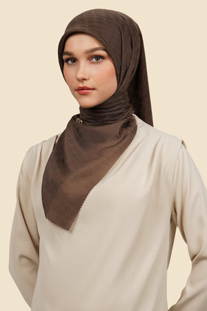 Zinitial Jacquard Scarf - Chestnut